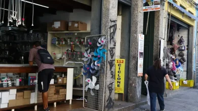 A confiança do consumidor brasileiro apresentou retração em julho, impactada por uma percepção negativa sobre a situação econômica atual do país.