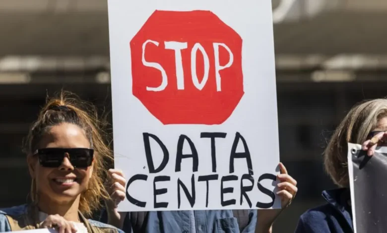 A construção de grandes data centers nos EUA está no centro de intensos debates. Entenda os impactos energéticos e sociais que preocupam comunidades locais.