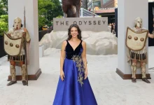 Conheça a trajetória de Débora Aladim, a influenciadora e educadora brasileira que marcou presença na aguardada première internacional de A Odisseia.