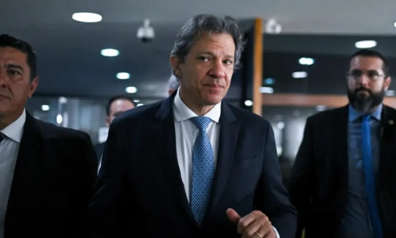 O ministro Fernando Haddad declarou não ter mantido encontros com o empresário Vorcaro após revisão de balanços do Banco Master. Confira os detalhes.