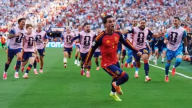Espanha vence Argentina na prorrogação e conquista o bicampeonato 2 A Espanha superou a Argentina em uma partida histórica na prorrogação e garantiu o título de bicampeã mundial de futebol. Confira os detalhes desta vitória.
