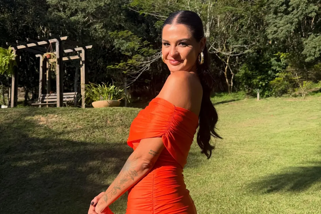 Influenciadora Gabriela Augusto acusa Cartolouco de agressão 6 A influenciadora Gabriela Augusto denunciou o ex-repórter Cartolouco por agressão. Entenda os detalhes do caso que ganhou repercussão nacional.