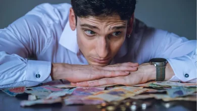 Conheça o Loud Budgeting, a nova tendência da Geração Z que incentiva a transparência financeira e o fim dos tabus sobre gastos pessoais. Confira os detalhes.