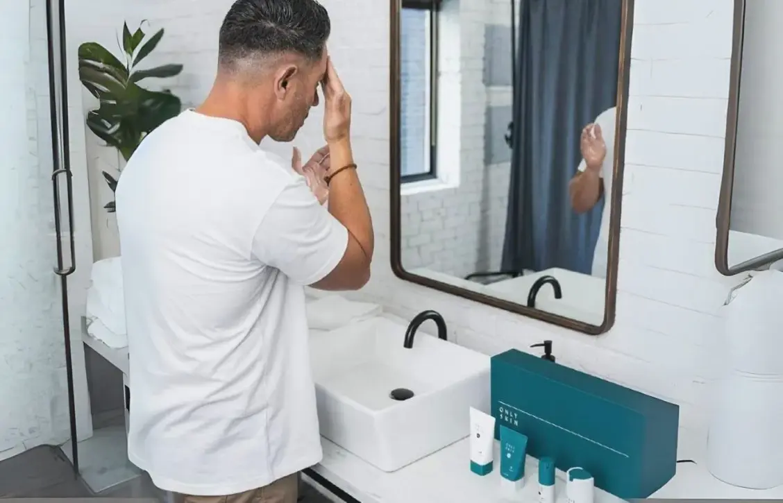 Níveis de testosterona masculina caíram 54% nos últimos 50 anos 6 Estudos recentes apontam uma queda drástica de 54% nos níveis de testosterona masculina em meio século. Entenda os riscos e o impacto na saúde dos homens.