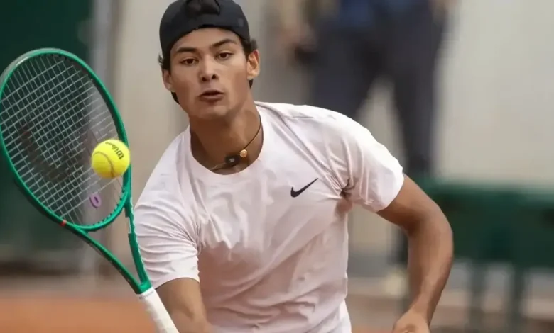 O brasileiro Guto Miguel brilha nas quadras de Londres e sagra-se campeão de duplas no torneio juvenil de Wimbledon. Confira os detalhes dessa conquista.