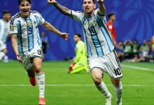 Com uma virada histórica, a Argentina elimina o Egito e segue firme na luta pelo tetracampeonato. Confira os detalhes desta partida emocionante.