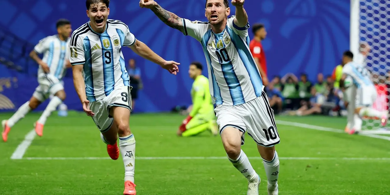 Com uma virada histórica, a Argentina elimina o Egito e segue firme na luta pelo tetracampeonato. Confira os detalhes desta partida emocionante.