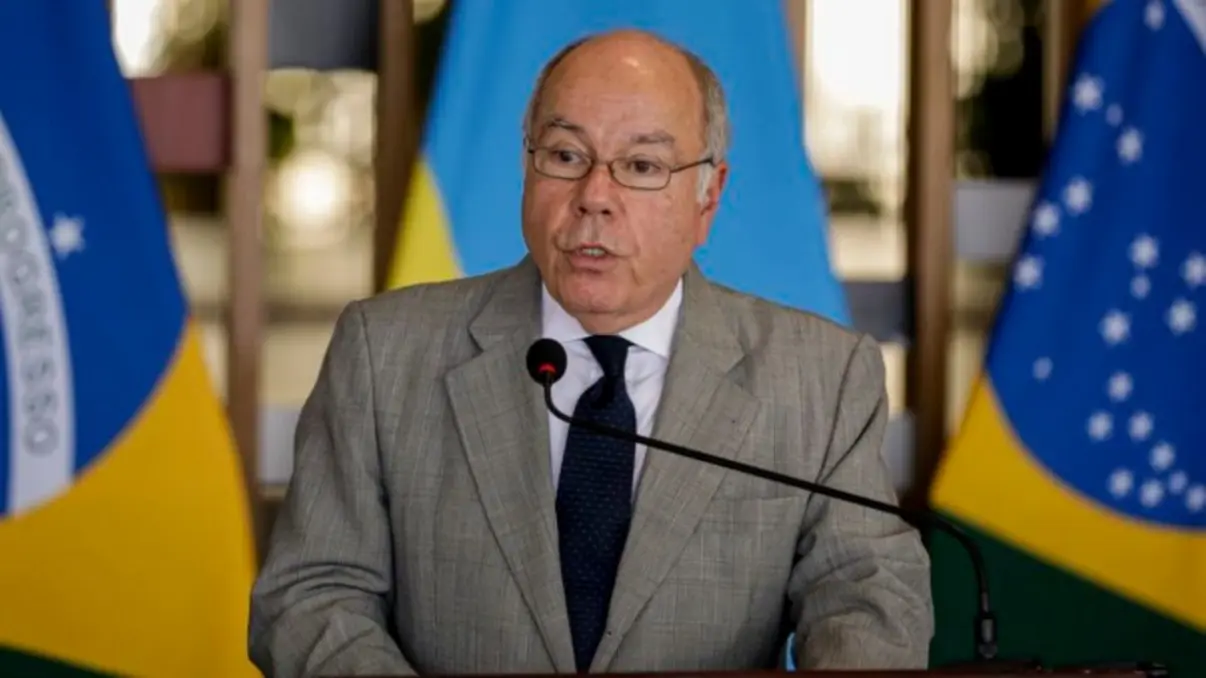 O governo brasileiro subiu o tom contra o presidente argentino Javier Milei, classificando suas recentes declarações como inaceitáveis e exigindo explicações.
