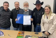 A organização da FICAR 2026 confirma ação social inédita: 10% da venda de camarotes será revertida para a Santa Casa de Assis. Confira os detalhes.