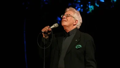 O lendário cantor Peppino di Capri, voz do sucesso 'Champagne', faleceu aos 86 anos. Relembre a trajetória do artista que marcou gerações da música mundial.