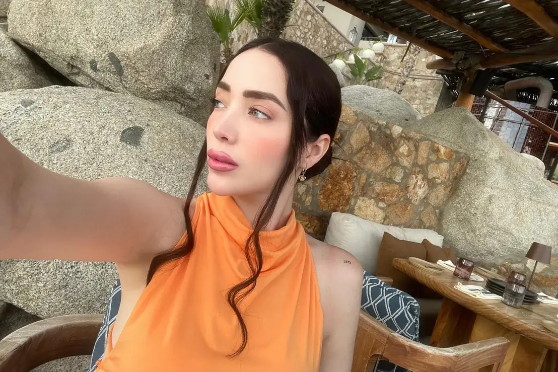 Aos 30 anos, a influenciadora Aline Maria Ferreira faleceu após complicações em procedimento estético. Entenda os riscos e a importância da segurança médica.