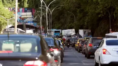CCJ da Câmara aprova teto para alíquota do IPVA em todo o país 2 A CCJ da Câmara dos Deputados aprovou proposta que limita o valor do IPVA em estados e municípios. Confira os detalhes e o que muda para os proprietários.