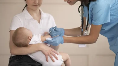A Anvisa aprovou a ampliação da vacina contra a gripe para bebês a partir de 6 meses de idade. Confira os detalhes e a importância da medida.