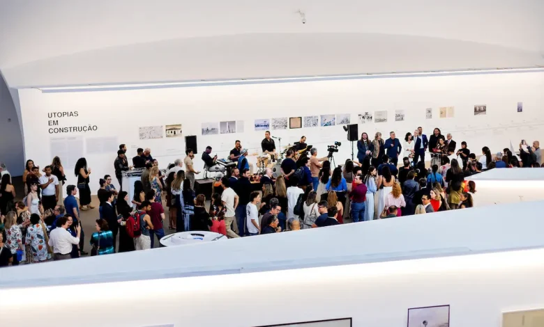 A mostra cultural Utopias em Construção alcança a marca de 50 mil visitantes em apenas 20 dias, consolidando-se como um fenômeno de público e crítica.