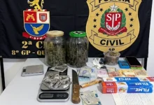 Uma ação da Polícia Militar em Quatá resultou na prisão de um homem e na apreensão de drogas, balanças de precisão e materiais ligados ao tráfico.