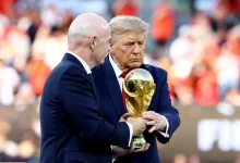 Donald Trump manifesta apoio público a Gianni Infantino, presidente da FIFA, classificando uma eventual substituição como um erro terrível para o futebol.