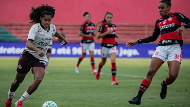 O Flamengo conquistou uma vitória importante sobre a Ferroviária no jogo de ida das quartas de final do Brasileirão Feminino. Confira os detalhes.