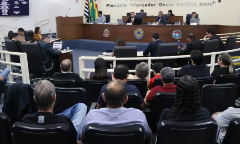 Câmara Municipal de Paraguaçu Paulista intensifica fiscalização e apresenta 22 requerimentos questionando ações da administração do prefeito Antian.