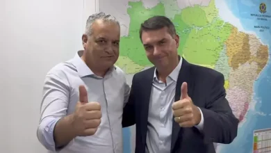 Flávio Bolsonaro oficializa candidatura à presidência com chapa pura para as eleições de 2026. Saiba quem foi o nome escolhido para compor o pleito.