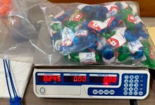 Uma operação policial no Parque Colinas, em Assis, resultou na prisão de um homem e na apreensão de mais de 6kg de maconha. Confira os detalhes desta ocorrência.