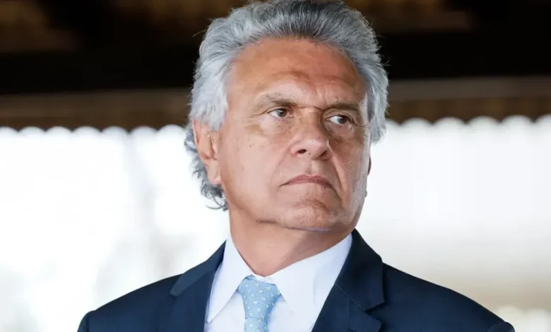 O governador de Goiás, Ronaldo Caiado, defende atuação rigorosa das forças de segurança diante de casos de desacato e desafio à autoridade policial.