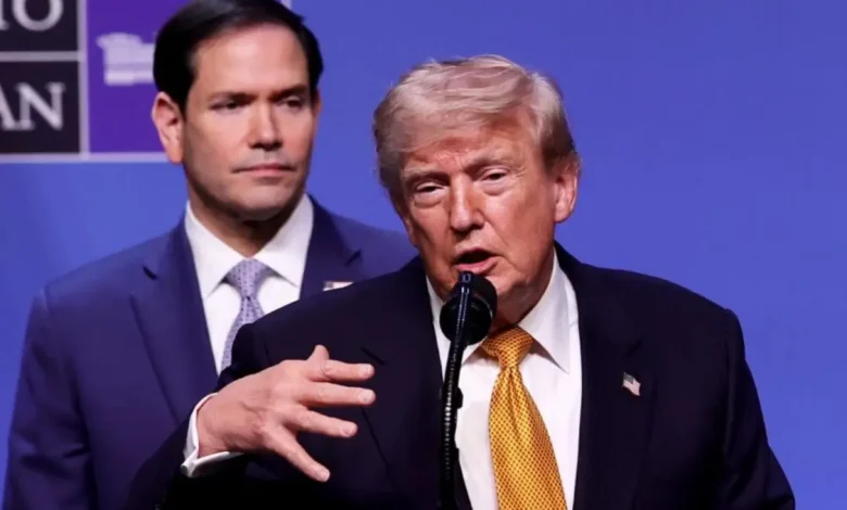 Donald Trump defende restrições severas à imigração nos EUA e critica a situação de cidades europeias, prometendo uma política migratória mais rígida.