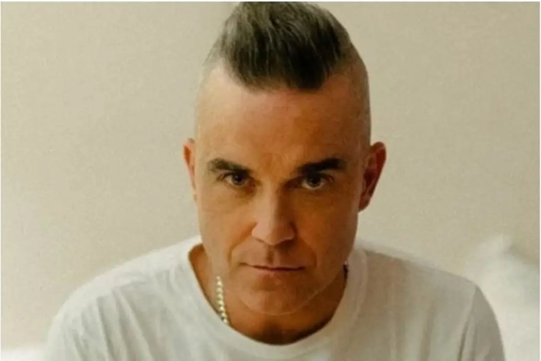 O cantor Robbie Williams abriu o jogo sobre o seu diagnóstico de autismo recebido aos 52 anos. Saiba mais sobre essa jornada de autoconhecimento.