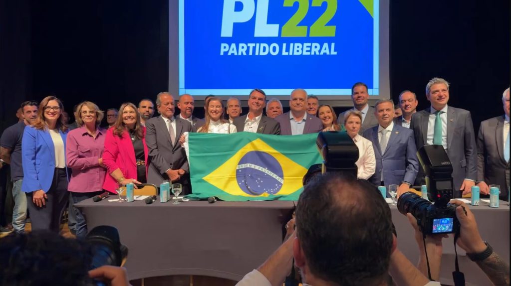 Flávio Bolsonaro define vice em chapa pura para 2026 2 Screenshot 20260805 113001 YouTube