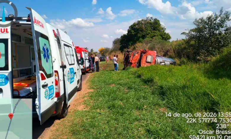 Duas pessoas morreram após um grave acidente envolvendo um caminhão de transporte de leite na rodovia que liga Lutécia a Oscar Bressane.