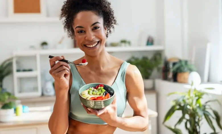 A popularização de dietas criadas por inteligência artificial preocupa especialistas. Entenda os riscos nutricionais e por que o acompanhamento médico é vital.