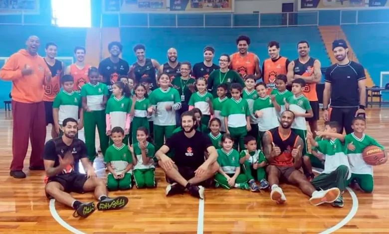 Estudantes de Cândido Mota realizaram uma visita pedagógica a importantes instalações esportivas em Assis, unindo aprendizado prático e incentivo ao esporte.