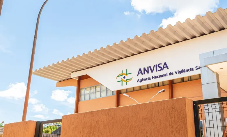 A Anvisa determinou a proibição imediata da comercialização de diversos produtos por falta de registro e irregularidades sanitárias. Confira os detalhes.