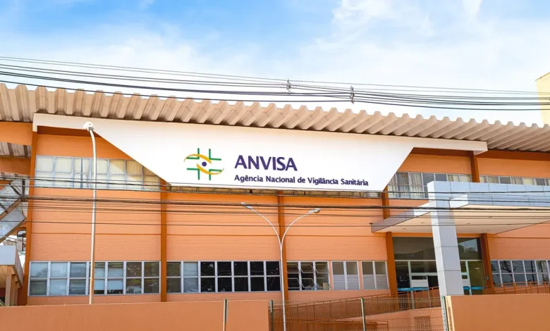 A Anvisa determinou a proibição imediata da comercialização de produtos irregulares como o 'Ozempic natural' e um lote específico do hormônio Nebido.