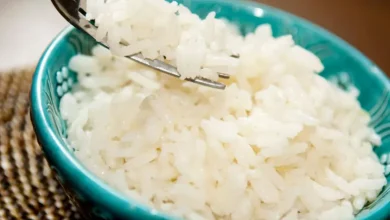 Descubra as técnicas culinárias essenciais para preparar um arroz branco soltinho, saboroso e com a textura perfeita em poucos minutos.
