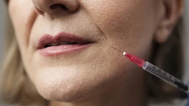 A Anvisa suspendeu a comercialização e uso de lotes do Sculptra. Identifique os riscos e saiba como verificar se o produto é original para evitar danos.