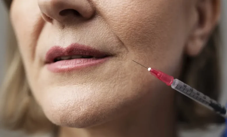 A Anvisa suspendeu a comercialização e uso de lotes do Sculptra. Identifique os riscos e saiba como verificar se o produto é original para evitar danos.