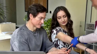 Biohacker revela segredo de relacionamento sem dormir junto 2 Um biohacker que está em um relacionamento há quatro anos revelou uma rotina inusitada: o casal nunca dormiu na mesma cama. Entenda os motivos.