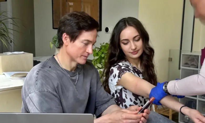 Um biohacker que está em um relacionamento há quatro anos revelou uma rotina inusitada: o casal nunca dormiu na mesma cama. Entenda os motivos.