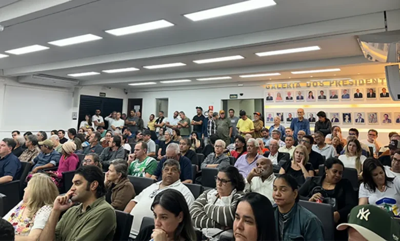 Relatório final da CPI em Assis solicita o indiciamento de Telma Spera, apontando falhas graves, obstrução de justiça e arquivamento de investigações internas.