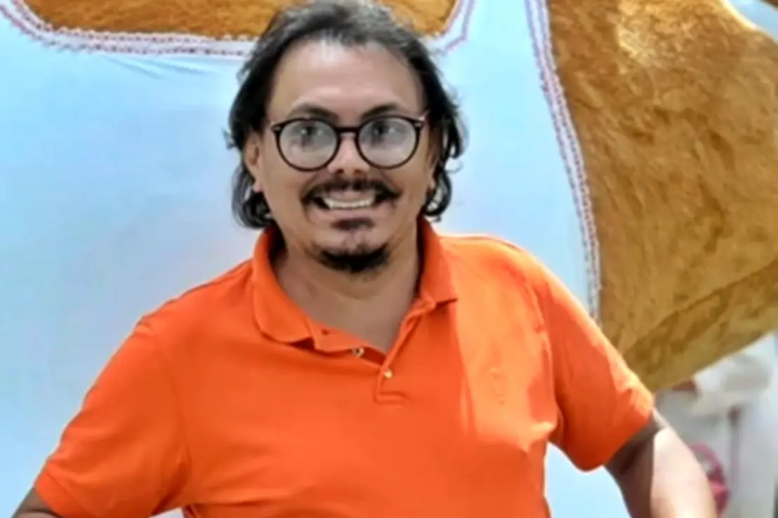 Jornalista Delson Carlos morre após briga por apartamento em GO 6 O jornalista Delson Carlos faleceu em Goiás após uma violenta disputa por um apartamento. Acompanhe os detalhes desta tragédia que chocou o país.