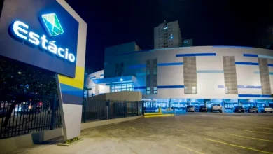 Analistas do Goldman Sachs cortam previsões para o setor educacional brasileiro, mas destacam potencial sinergia em fusão entre Yduqs e Afya.