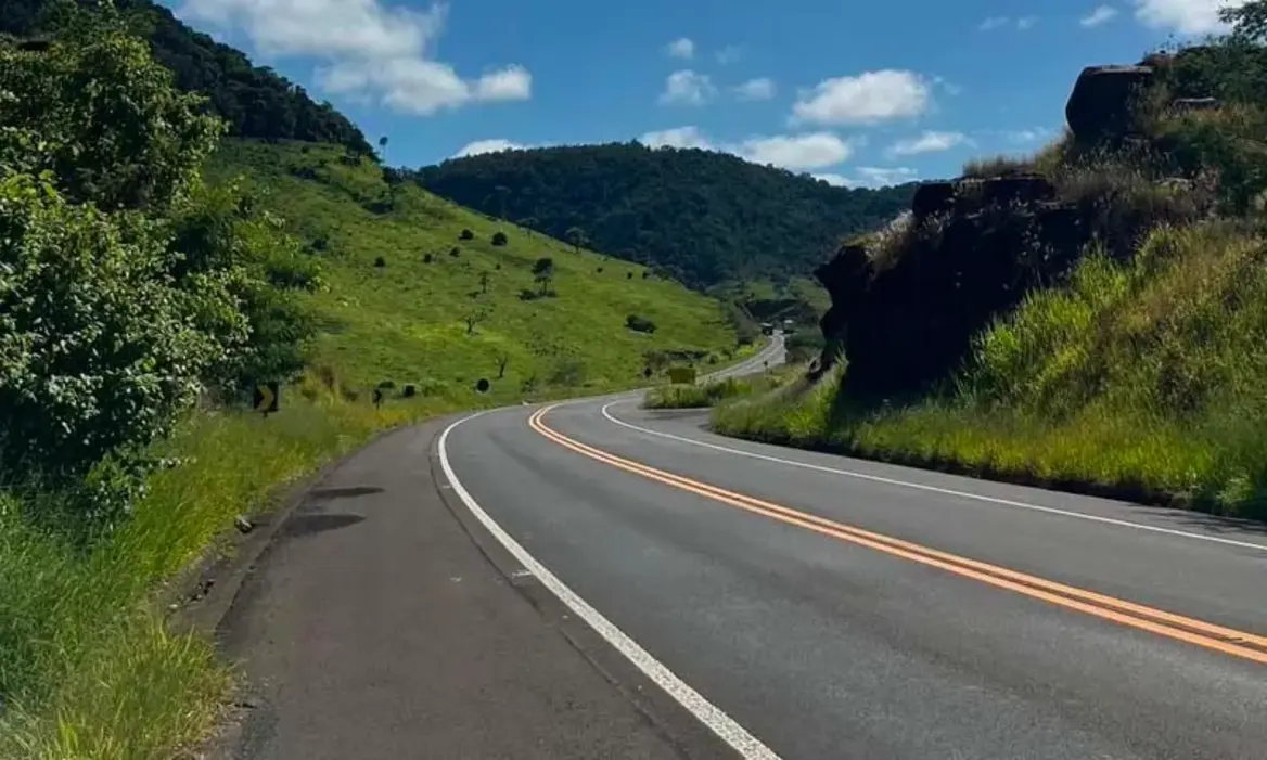 Estradas de Assis: O papel do DER-SP na segurança viária 6 Analisamos a responsabilidade do DER-SP na manutenção das rodovias da região de Assis. Confira os desafios para a segurança dos motoristas.