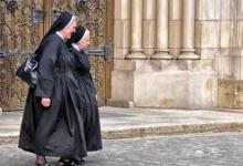 Conheça a inusitada estratégia de uma religiosa que utiliza a literatura de ficção sobre vampiros como ferramenta para levar mensagens de fé e evangelização.