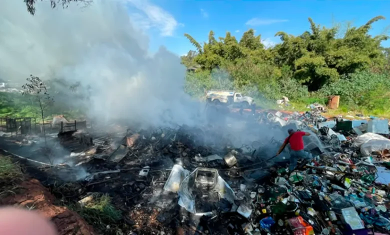 Uma nuvem de fumaça preta tomou o céu de Assis após um princípio de incêndio em uma usina de reciclagem. Confira os detalhes desta ocorrência.