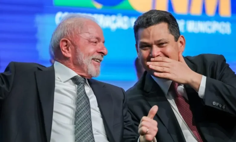 O debate sobre o fim da escala 6x1 avança após acordo político em Brasília. Saiba como a proposta ganha fôlego no Congresso Nacional.