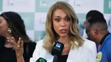 O Tribunal Regional Eleitoral de São Paulo determinou a remoção de um vídeo onde o deputado Pavanato se refere a Erika Hilton como deputada travesti de Lula.
