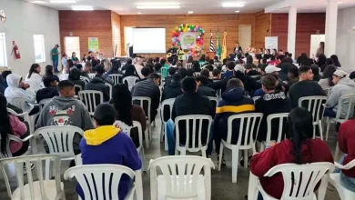 Lutécia promove 3ª Conferência dos Direitos da Criança e do Adolescente 2 Lutécia realiza sua 3ª Conferência Municipal dos Direitos da Criança e do Adolescente para fortalecer políticas públicas e o futuro dos jovens locais.