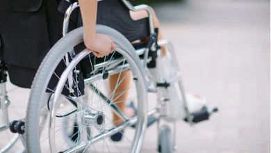 Aos 13 anos, um jovem dedicou 300 horas para projetar uma cadeira de rodas impressa em 3D para ajudar um bebê a ter mais mobilidade. Confira essa história.