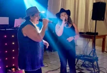 Conheça a trajetória da dupla Elas Cantam, que vem conquistando o público da região com apresentações constantes e lives semanais de sucesso.