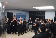 Uma força-tarefa com 65 policiais resultou na prisão de 11 pessoas suspeitas de tráfico de drogas e lavagem de dinheiro na cidade de Assis.